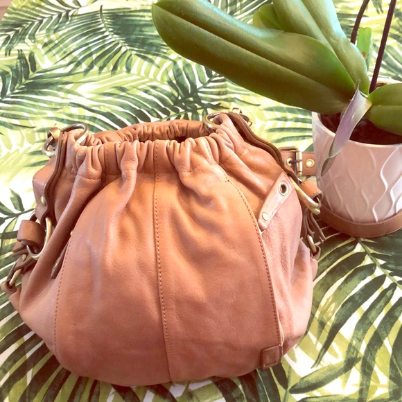 Joanel “baluchon” crossbody leather bag - Picture 2 of 6